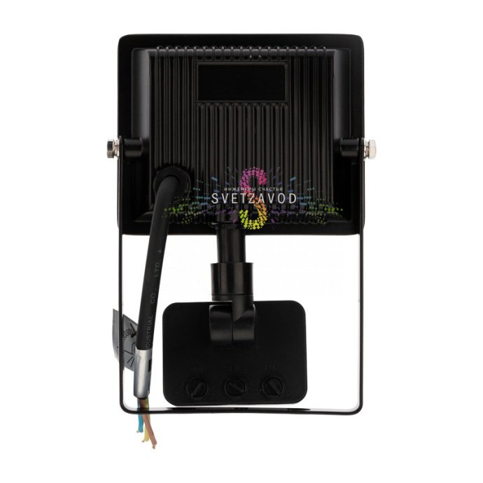 Светодиодный прожектор REXANT 20Вт, черный алюминиевый корпус, стеклянный рассеиватель, датчик движения, установлен на кронштейне Светодиодный прожектор REXANT 20Вт, черный алюминиевый корпус, стеклянный рассеиватель, датчик движения, установлен на кронштейне