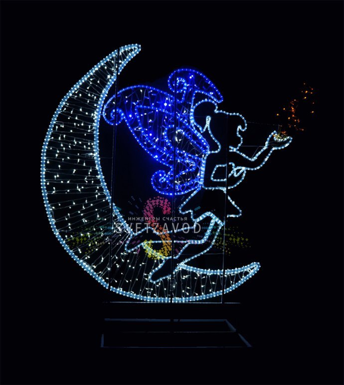 Детальное фото светодиодной композиции "Сказочные феи": две 2D фигуры высотой 200 см с металлическим каркасом, дюралайтом и гирляндами, установленные на улице.