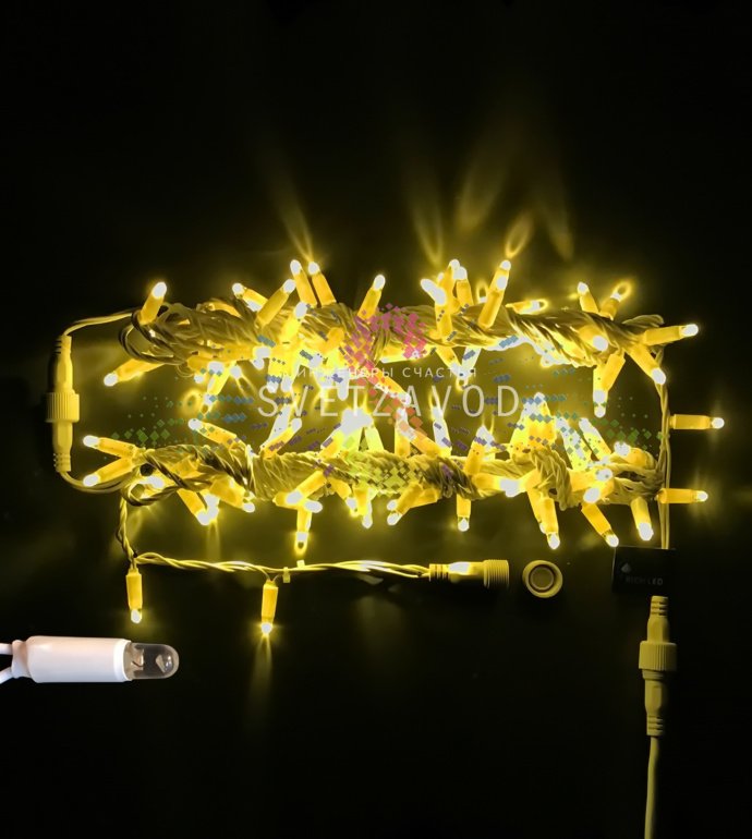 Детальное фото гирлянды-нити Стринг Лайт Rich Led: желтые светодиоды DIP на белом ПВХ-проводе, защитные колпачки, длина 10 метров.