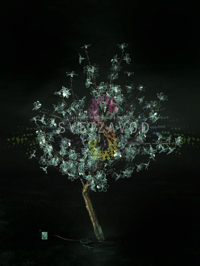 Детальное фото светодиодного куста Сакуры (SDK-416) с гибкими ветвями, блоком питания 24В. Видны светодиоды и защищенная конструкция для улицы.