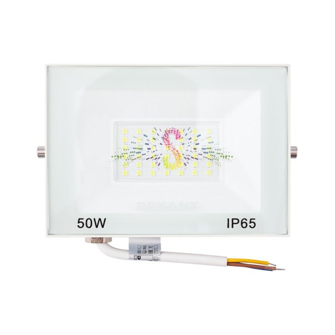 Светодиодный прожектор REXANT 50Вт белого цвета с алюминиевым корпусом, стеклянным рассеивателем и кронштейном для накладного монтажа на улице