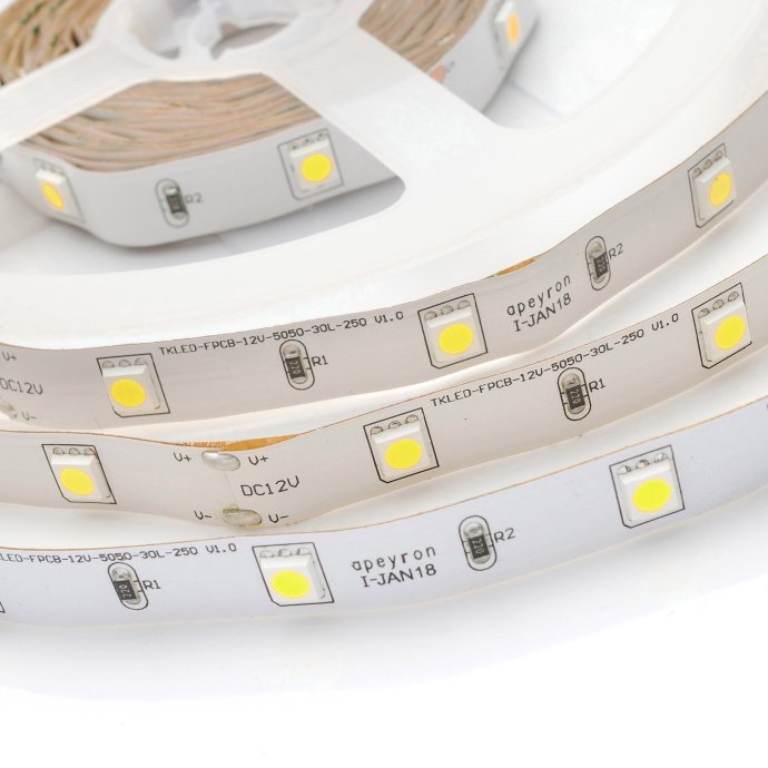 Лента холодный белый 5м SMD 5050 30LED/м, блок питания 12В 48Вт, выключатель на проводе. Подходит для декоративной подсветки.