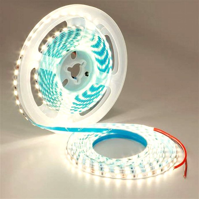Детальное фото светодиодной ленты 24В SMD5050 120LED/м 5м тёплый белый 3000K, белая двухслойная основа, IP20, 1250 Лм/м.