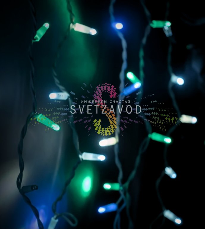 Детальное фото светодиодной бахромы Айсикл: горизонтальный кабель 4.8м с вертикальными нитями разной длины (50/60/50/40 см), белый каучуковый провод, светодиоды с защитными колпачками.