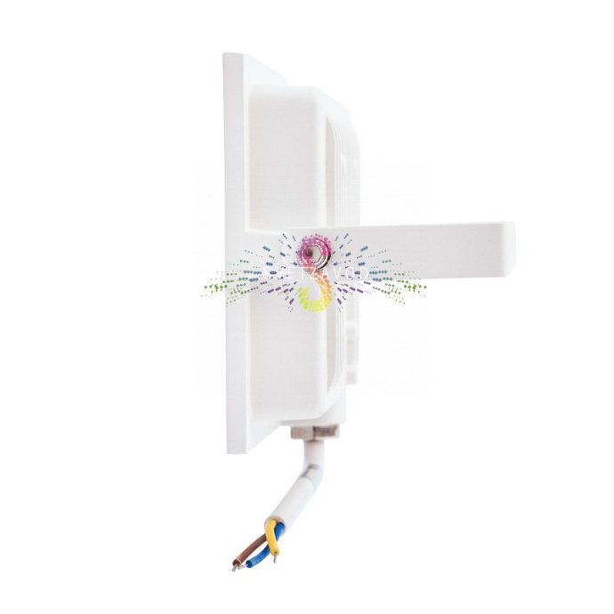 Светодиодный прожектор REXANT 50Вт белого цвета с алюминиевым корпусом, стеклянным рассеивателем и кронштейном для накладного монтажа на улице