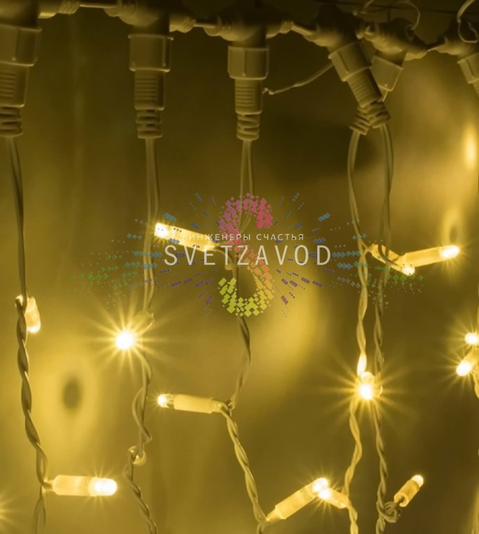 Детальное фото светодиодного занавеса Дождь 2х9м: видны 20 вертикальных нитей с диодами, белый ПВХ кабель, фиксинг-крепление и коннекторы.