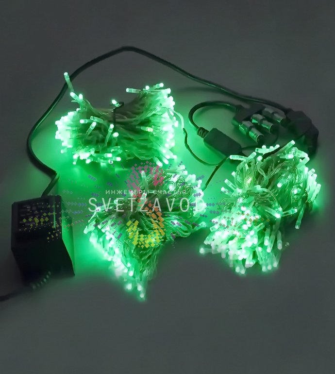 Детальное фото комплекта Клип Лайт Спайдер: три прозрачные нити по 20 метров со светодиодами зеленого цвета, блок питания 220/24В, разветвитель. Видны диоды на расстоянии 10 см.