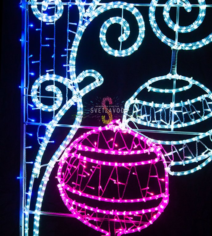 Детальное фото светодиодной консоли 'Новый год!' размером 150х85 см на металлическом каркасе, готовой к монтажу на опору уличного освещения.