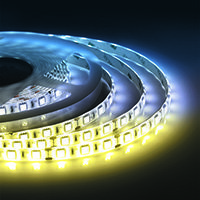 Детальный снимок LED ленты 5м SMD5050 тёплый/холодный белый, IP65, 12В. Виден провод и чипы.
