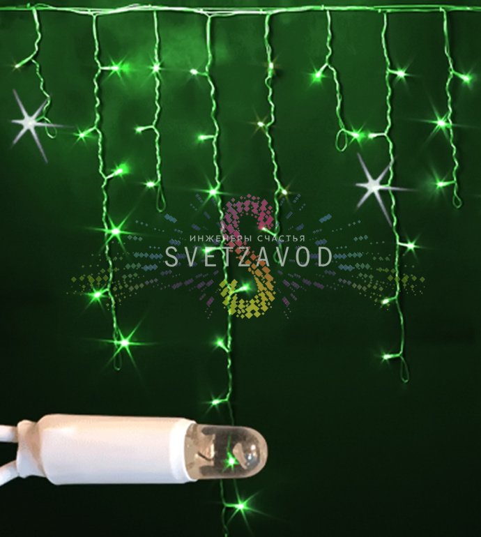 Детальное фото светодиодной бахромы Айсикл Rich Led: зеленые мерцающие светодиоды на белом ПВХ-кабеле, длина 3 метра, нити по 0.9 метра, виден защитный колпачок и коннектор.