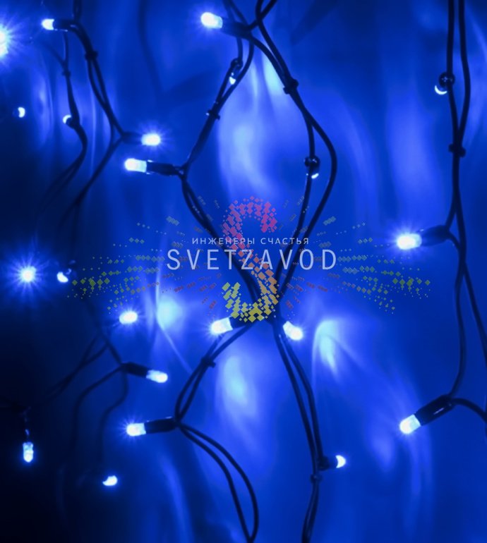 Детальное фото светодиодной бахромы Айсикл: горизонтальный кабель с вертикальными нитями разной длины (50/60/50/40 см), синие мерцающие светодиоды, черный каучуковый провод, IP65.