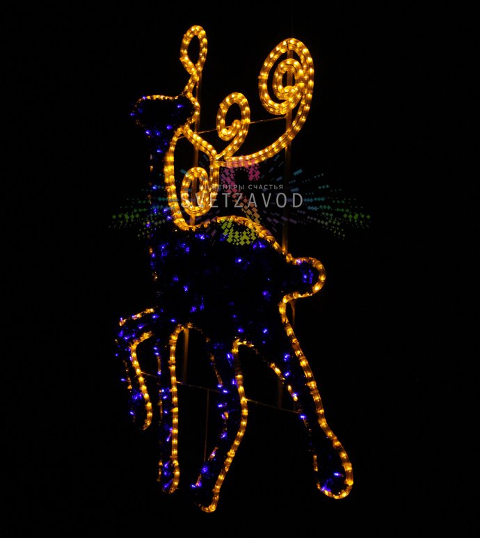 Детальное фото светодиодного панно Олень SPD-145. Видны металлический каркас, пушистый контур, синие светодиоды и защита IP65 для улицы.