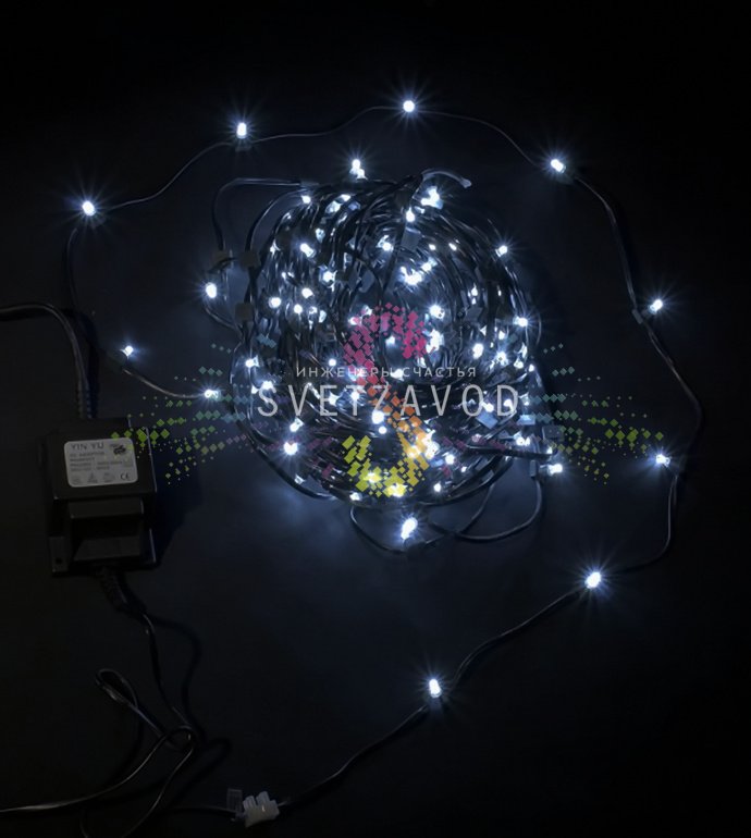 Детальное фото гирлянды Клип Лайт 12В: провод ПВХ темно-зеленого цвета, светодиоды DIP с шагом 15 см, степень защиты IP65.