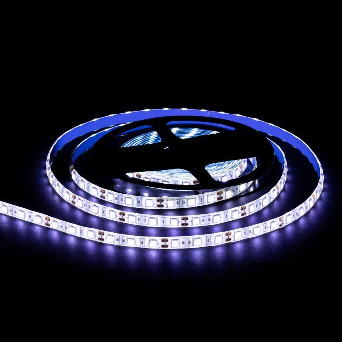 Детальное фото LED ленты 12В 14.4Вт холодный белый 6500K SMD5050 IP65 10м на белой PCB