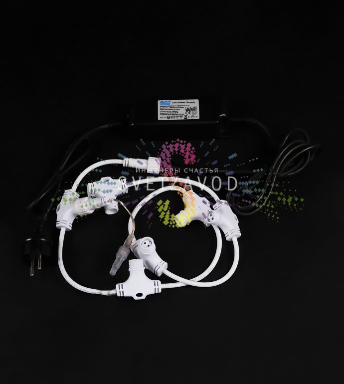 Детальное фото соединительного шнура для 6 комплектов сосулек. Видны разъемы, влагозащищенный корпус, маркировка 12В и степень защиты IP65.