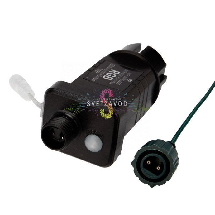 Детальное фото умной Wi-Fi гирлянды Твинкл Лайт длиной 18 метров с зеленым ПВХ проводом и 120 RGB светодиодами, демонстрирующее упаковку и блок питания.