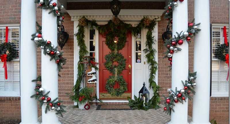 30-ideas-to-decorate-front-door-for-christmas-27.jpg