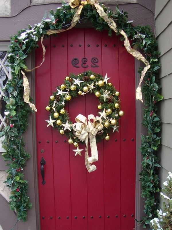 30-ideas-to-decorate-front-door-for-christmas-19.jpg